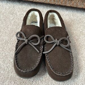 NWOT Boys Size 2M Vineyard Vines Slippers.